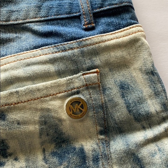 Michael Kors Light Wash Blue Frayed Denim Shorts - Picture 3 of 5